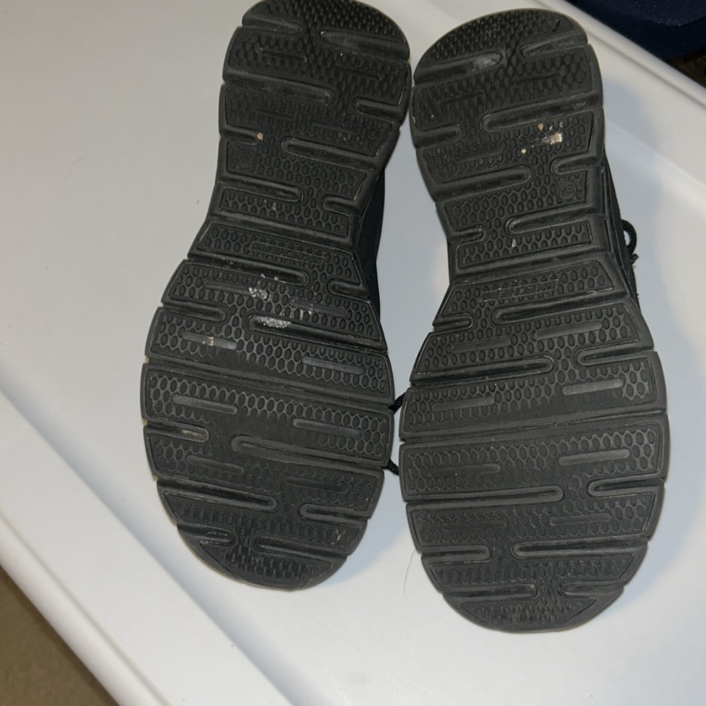 Women’s memory foam Skechers Shoes - Picture 6 of 6